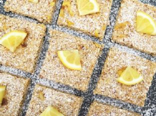 Lemon drizzle bars