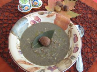 Delicious Creamy Lentils and Chestnuts Soup