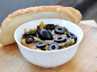 Leek and Black Olives Stew