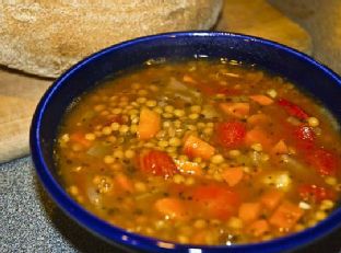 Lemony Greek Lentil Soup