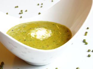 Luxurious Spinach and Mung Bean Soup