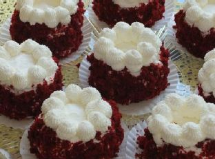 Red Velvet Baby Cakes