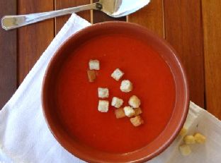 Smoky roasted tomato and red pepper soup