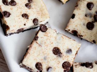 How to make the perfect Chocolate Chip Eggnog Bars