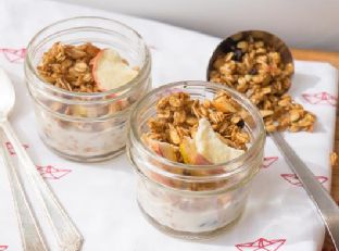 Apple-Currant Granola