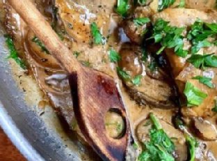 Creamy Balsamic Chicken with Mushrooms and Fresh Parsley