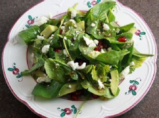 Arugula Salad With Pomegranate, Avocado and Goat Cheese