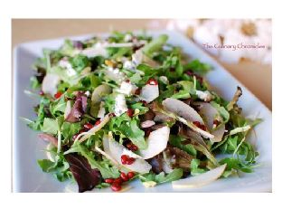 Asian Pear and Gorgonzola Salad With Pomegranate Vinaigrette