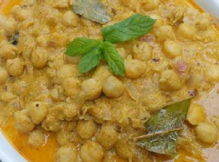 Chana Masala in Minty Yogurt sauce