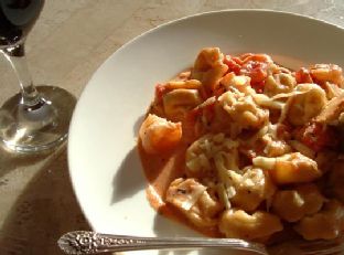 Cheese Tortellini With Shrimp In Tomato Cream Sauce