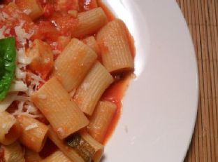 Chicken Ragu w Rigatoni