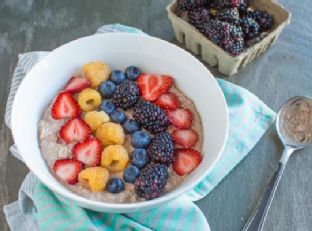 Chocolate Overnight Oats & Berries