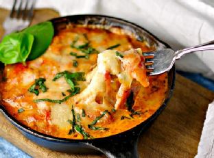 Creamy Cheesy Ham Tomato Sauce