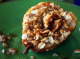 Dessert That’s No Problem: Baked Pears with Oatmeal Crumble