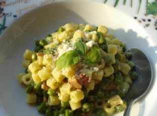 Ditalini with peas