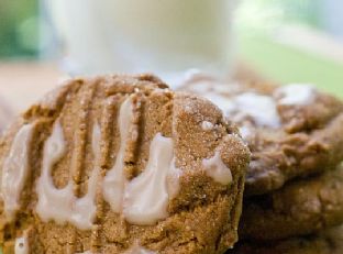 Molasses Kringle Cookies