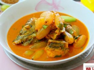 Kari Kepala Ikan Bersama Belimbing Buluh (Fish Head Curry)