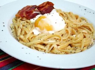 Linguine in Cream Sauce with Poached Eggs and Bacon