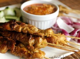 Malaysian Chicken Satay With Peanut Sauce