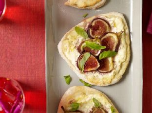 Paneer & Fig Pizza