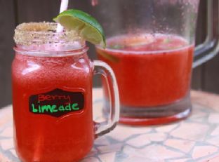 Refreshing Strawberry Limeade