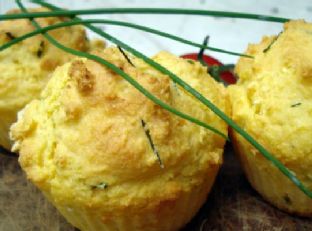 Savory corn and chives muffins