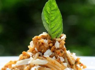 Spaghetti With Pesto Trapanese