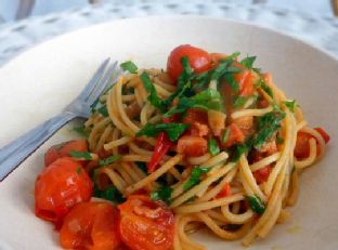 Sweet, Spicy Cherry Tomato Pasta