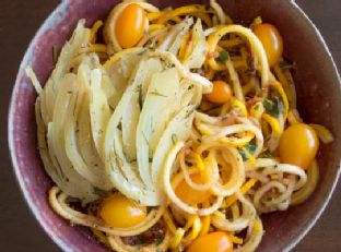 Yellow Squash Noodles with Tomato Basil Sauce